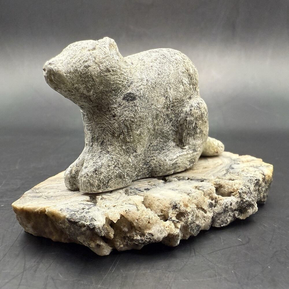 Inuit Soapstone Carving Sculpture Beaver W/Stone Base Miniature Signed Oyaakuk